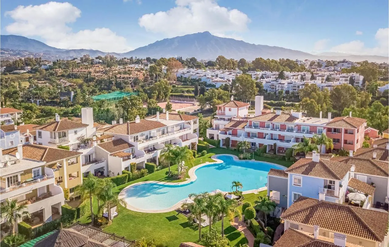 Cozy Apartment In Estepona With Kitchenette Spanyolország