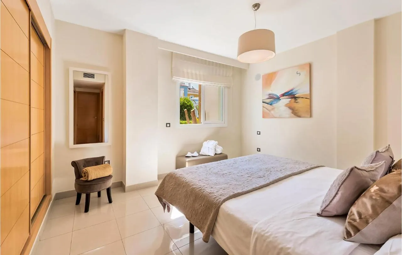 Cozy Apartment In Estepona With Kitchenette 0*,  Spanyolország