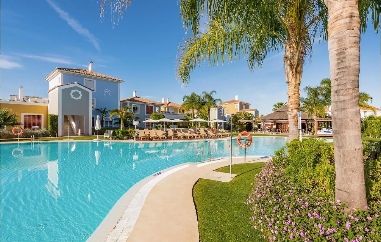 Cozy Apartment In Estepona With Kitchenette Spain