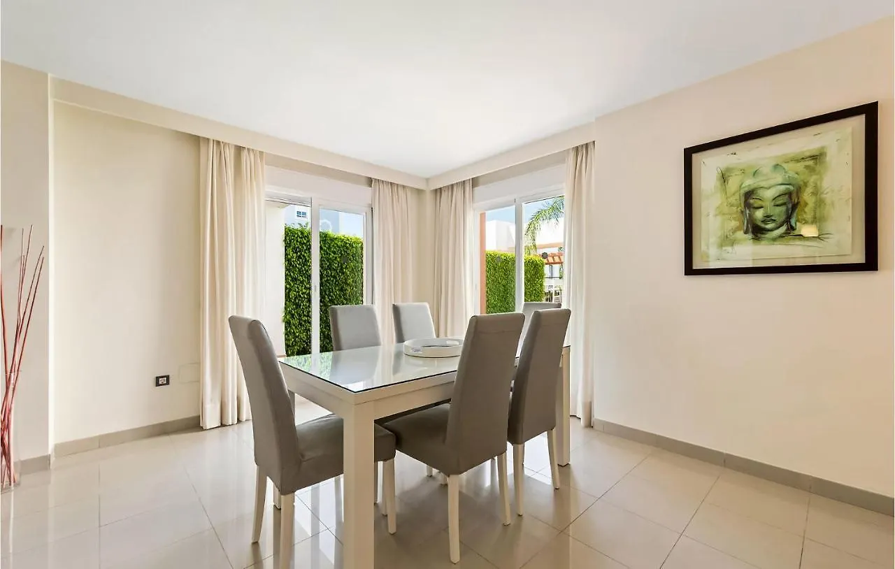 Cozy Apartment In Estepona With Kitchenette Spain
